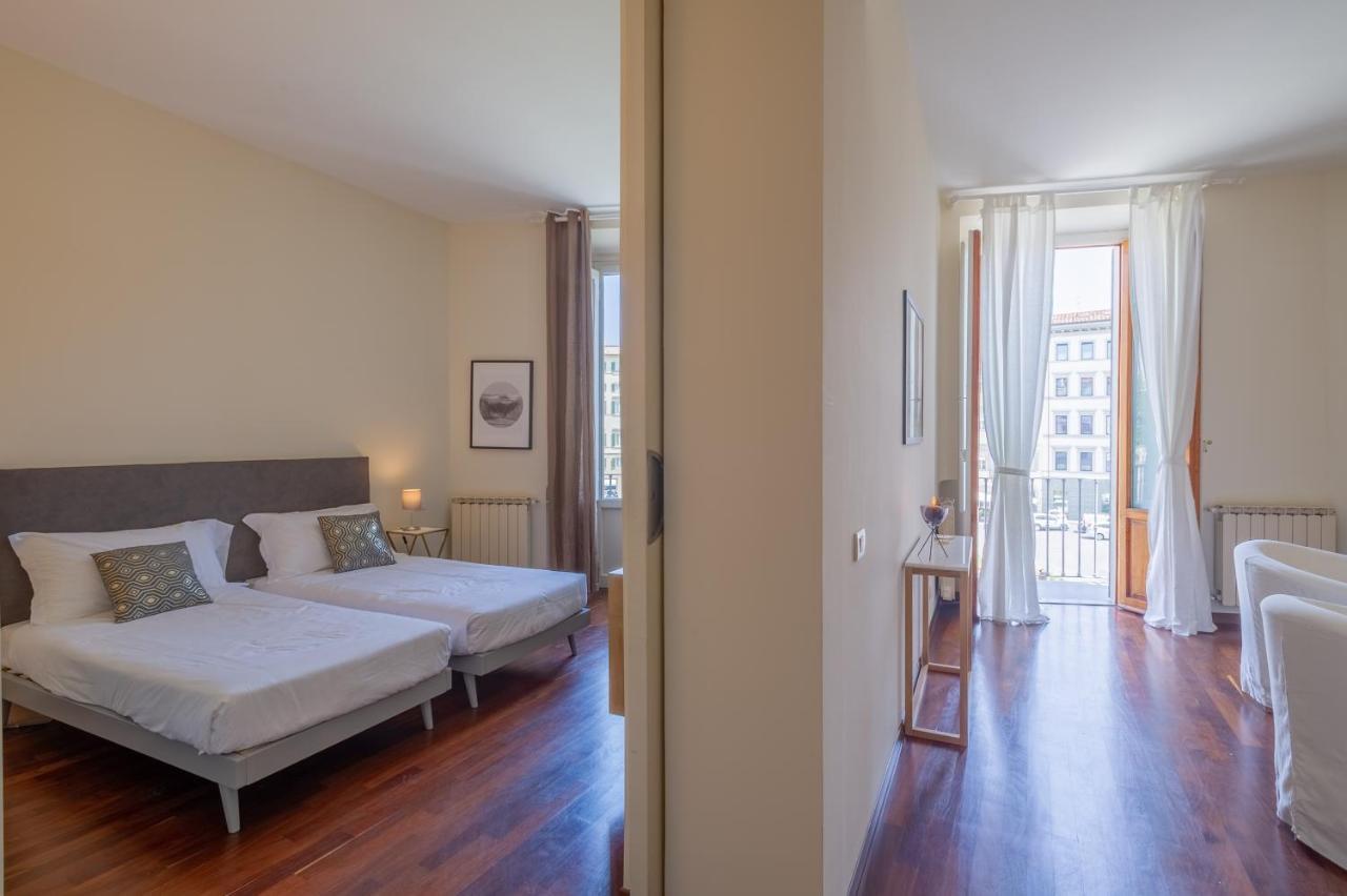 - Novella Balcony Firenze